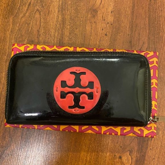 Handbags - Tory Burch Full Size Zip Around Wallet w box and dust bag